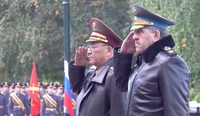 Rusia y Corea del Norte reafirman lazos militares al inaugurar monumento a la hermandad en Moscú